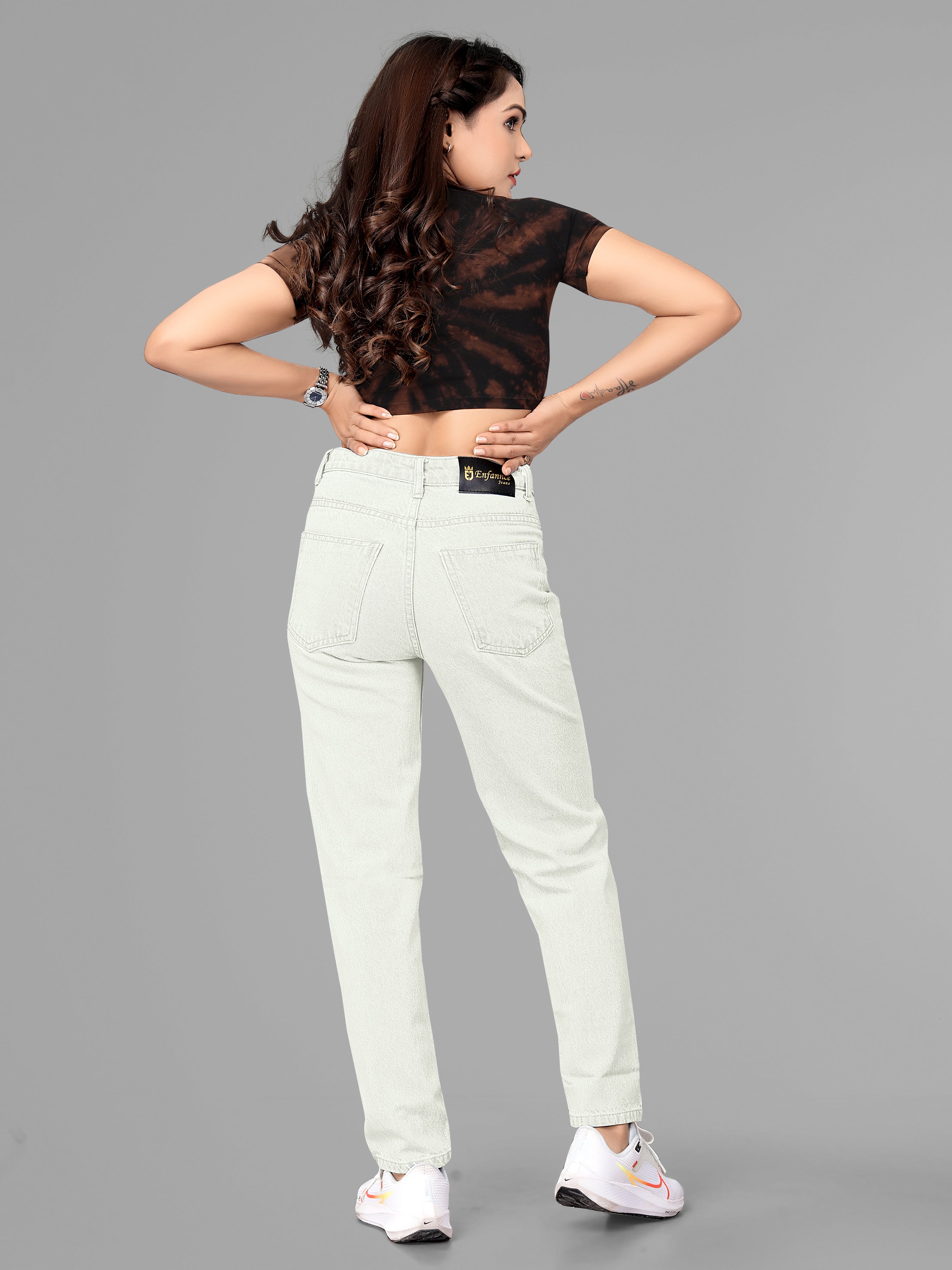 High waist mom-fit denim jeans for womens